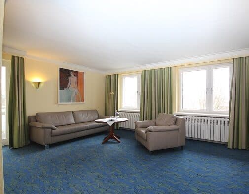 RES Familienzimmer 4-Bett Beispiel 2 RES Familienzimmer 4-Bett Beispiel 2